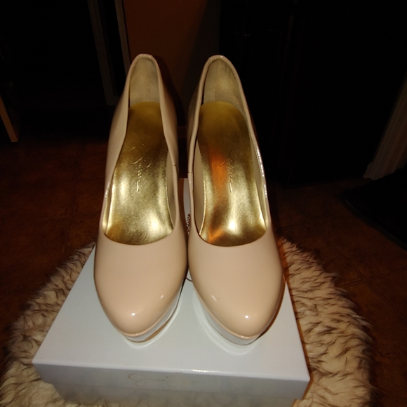 Jessica Simpson - Picture 2 of 2